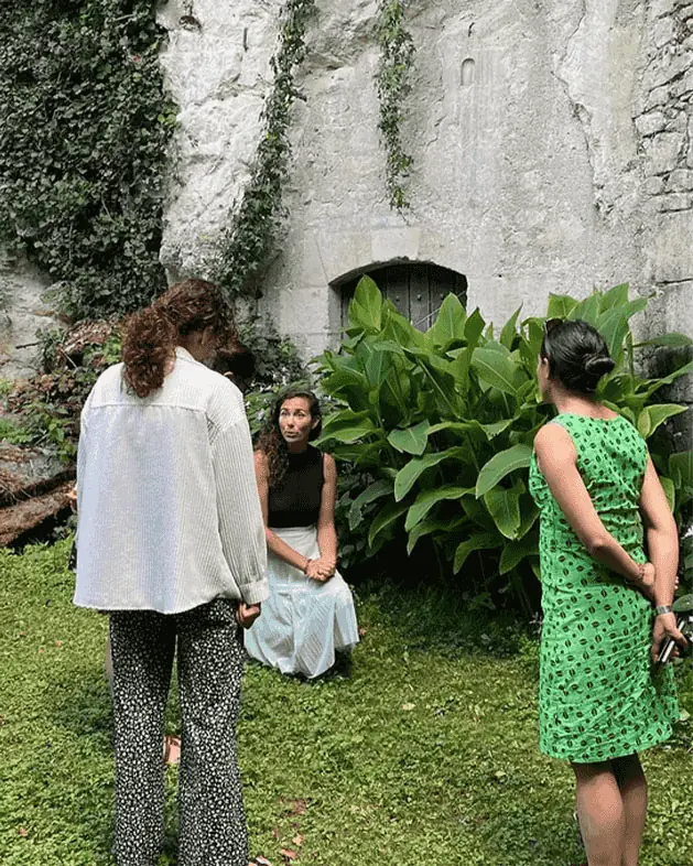 Photo d'un atelier découverte de la biodiversité et des plantes sauvages